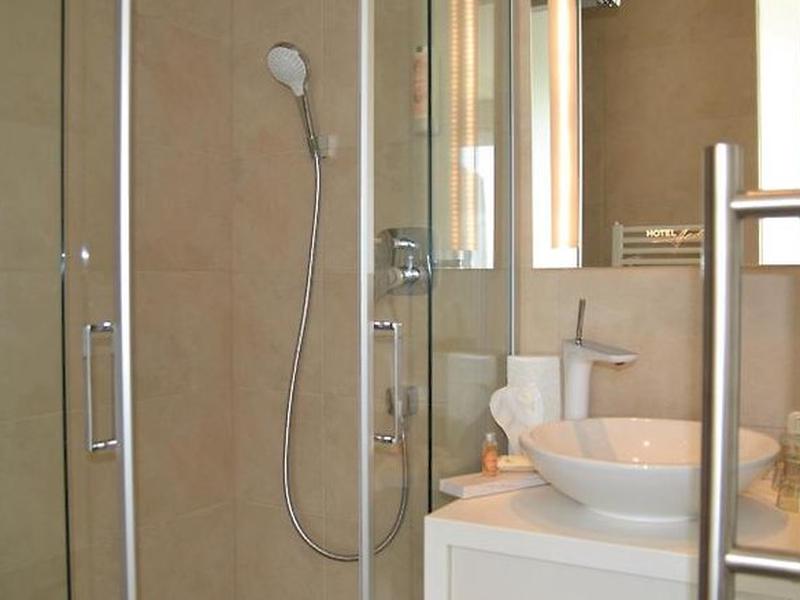 99BD92CFFFCC3061399A1B129233A9A9