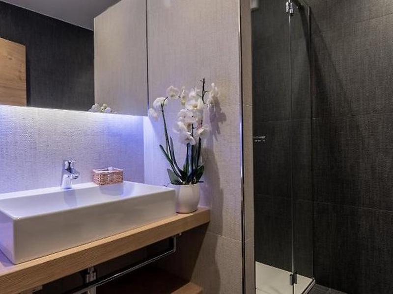 30FCFC3F667583A199CCA29A2BB1980B