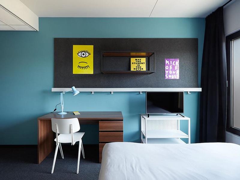 4D98FE35F56DDF487B0049ED4EFFA70B