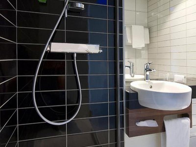 A39445944AA51B4882BFE8927AD5640F