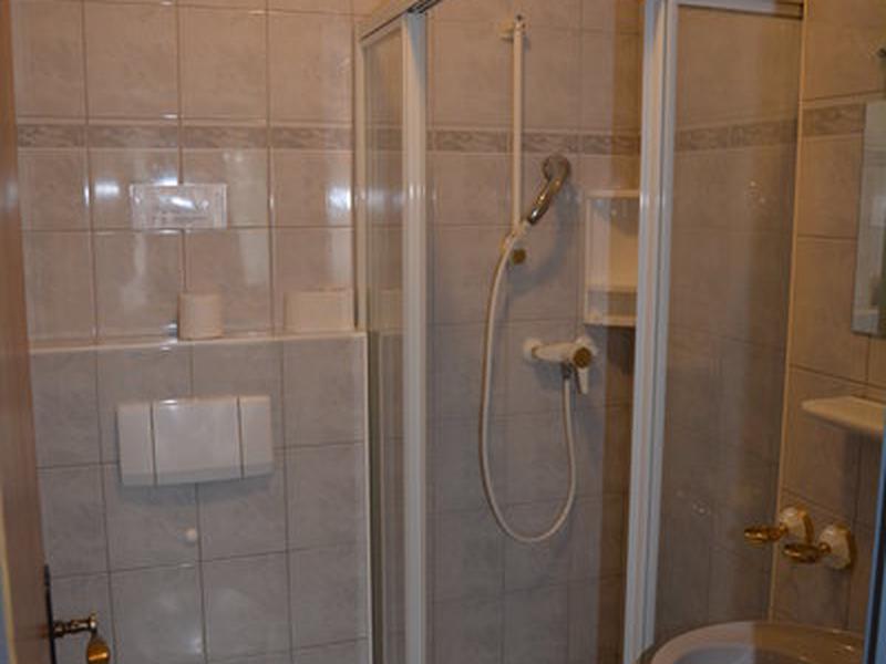 7AFFB62AA05160C04321A3AF71A30D7C