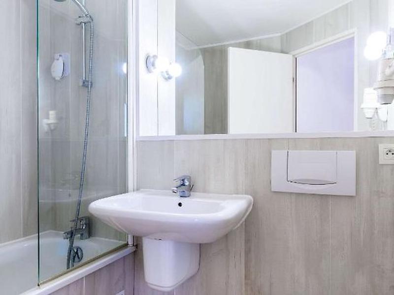 6602BDAF184179DA762E911B175B23AA