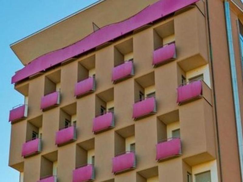 E6AD9BA57CAA114EB0E2219D8A385777