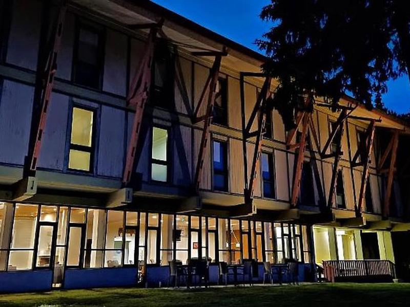 C3BFC33D851BEE198D9A505E1E51C0D4