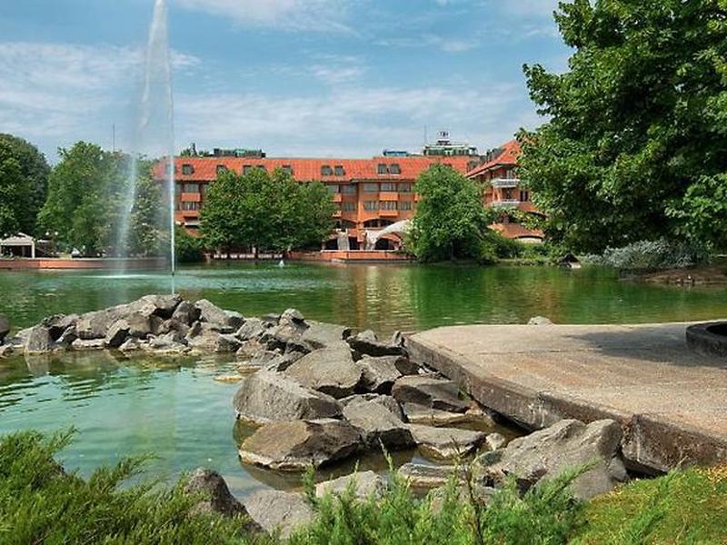 51AC74DEF466D7B6144B57C58FEC2780