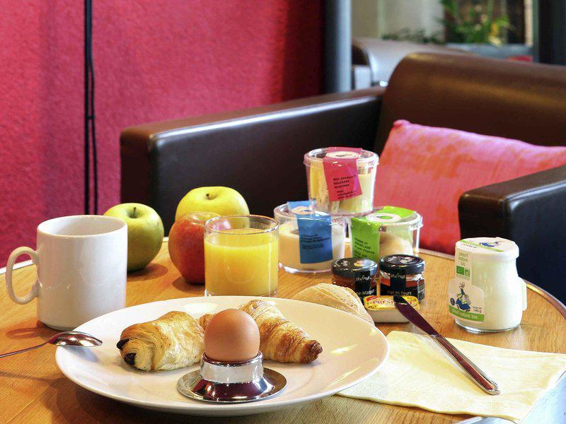 32FBCF4EE093D24A5FF12F3CDDD9D2FE