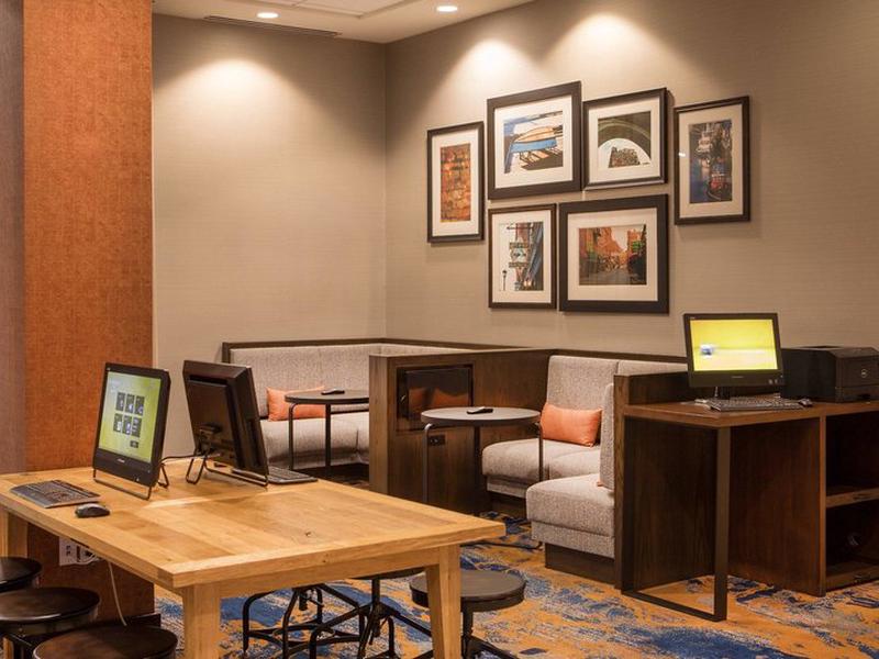 77C0E1ED698236F5C7954C530D3A348B