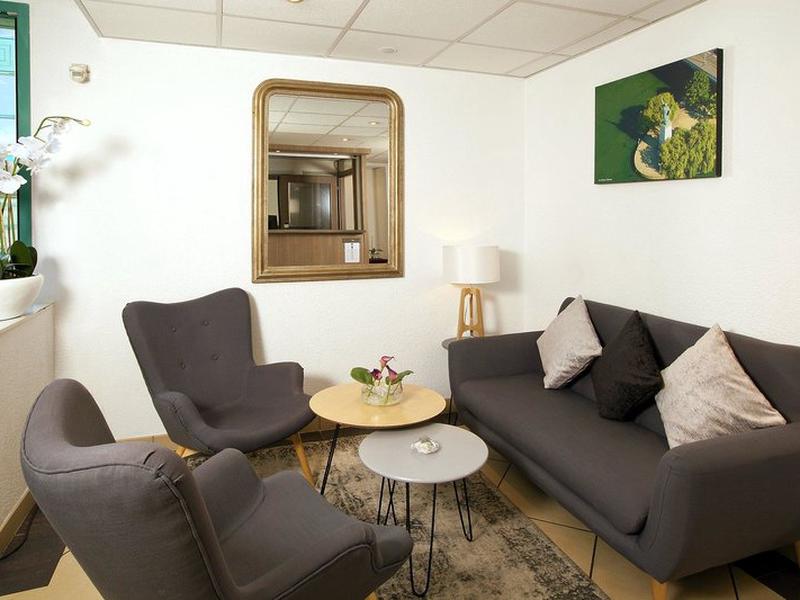 AA00AC8243F0B1A1A2A202B3D1D1A09B