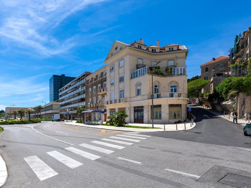 AFFB0F75C66F46164C3F379B50CD1E4E