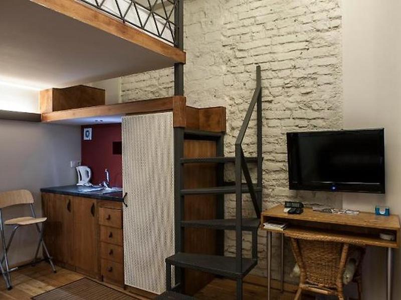 9CE28E49DC60353F04308ACD8F2B9FFE