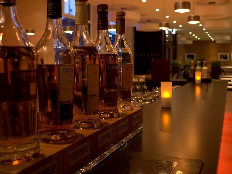 7049353F568E2B1E5D1C9772471BFE4C