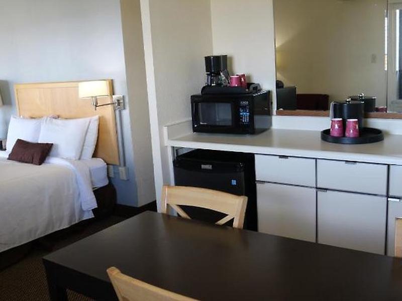 639CA87A226EEE0D15C6B7E947C3654E