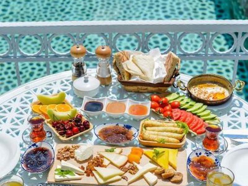 8BB381AC2296F86405558F66AFB3F294