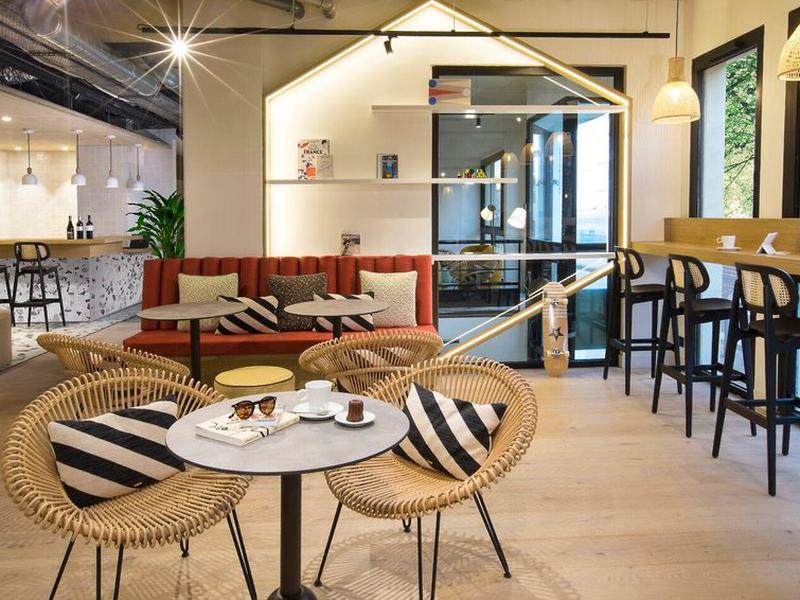 AEB8AE79EB2EB935C663D444425A7320