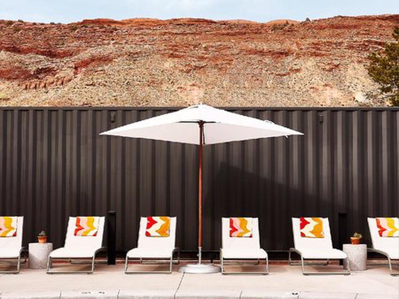 89CB166DBCDB641D3F0DA7152E9CB79B