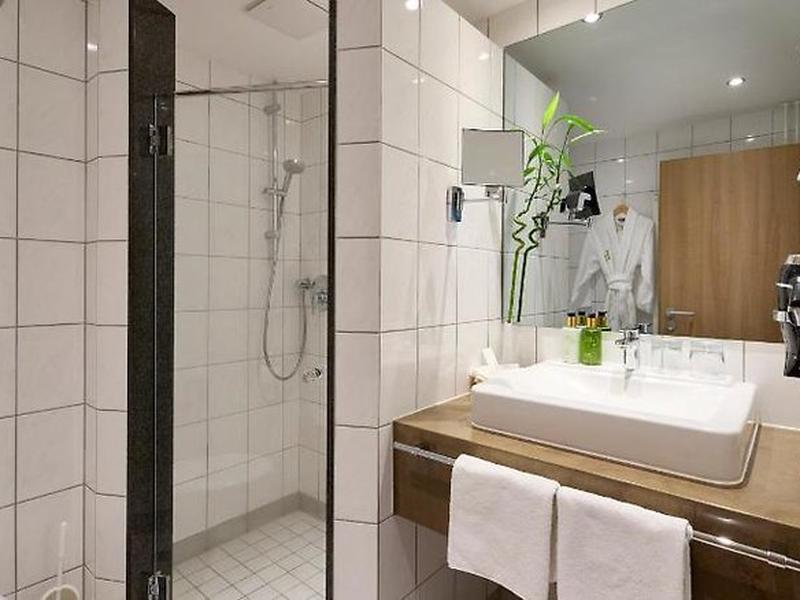 00CBC1FC698C9BF0B48E129D2104937F