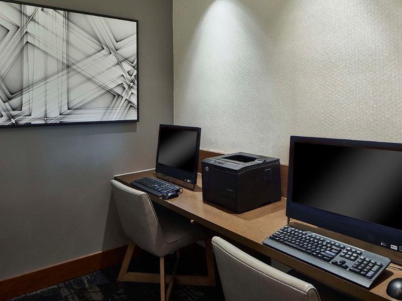 B1763EF66B2DBB2456681BBD8DBF8D3E