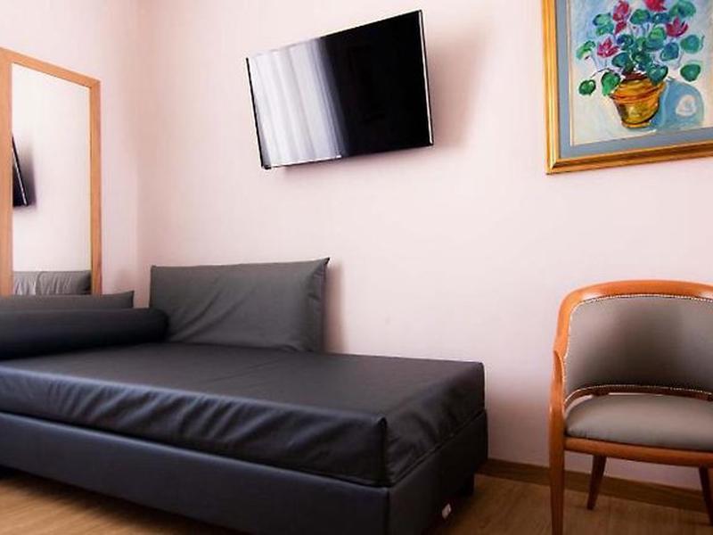 B0687DDBB3EF819882547C9F8BE4FCEF