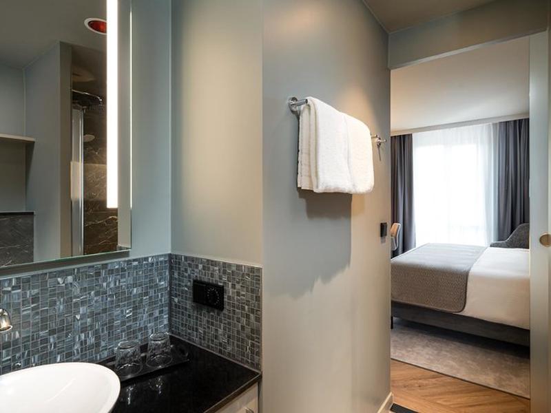 0EF665812E13D91FF4F5798C21E4C9D9