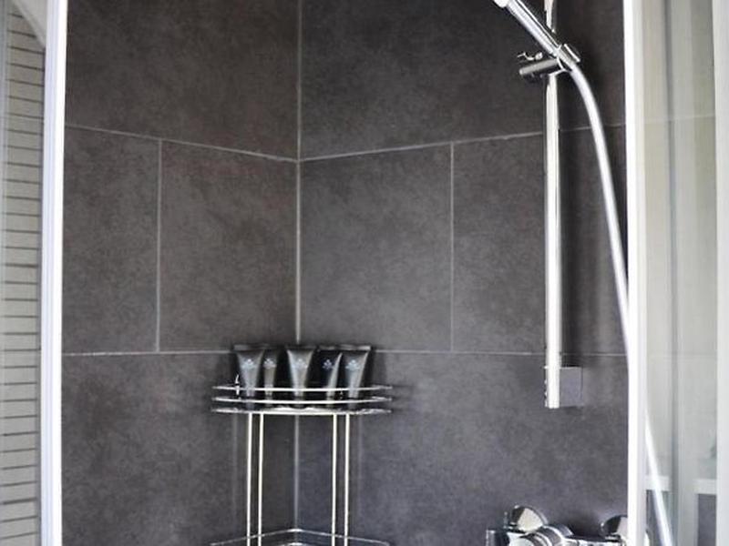 998E65B04DE342BC63BF41467A66AA71