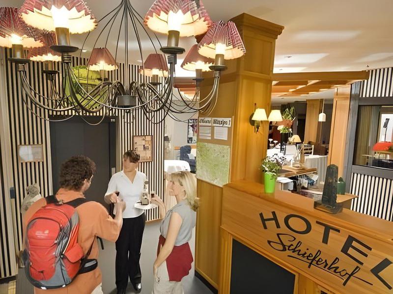 B6CAC490DE75F3310B675EC85F1B4526