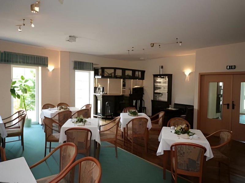 30112403EF85445F135F0D46E2D73216