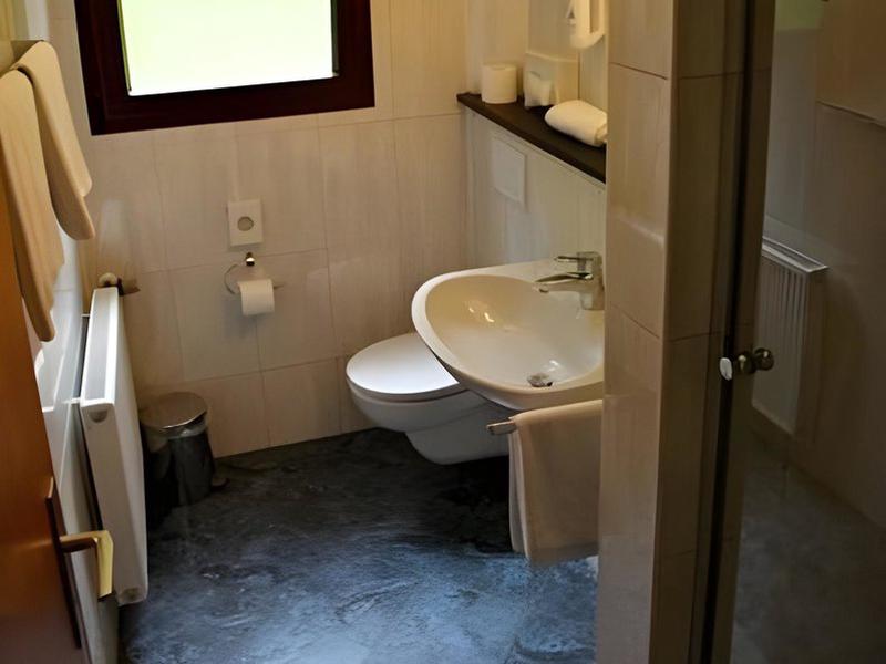 11E44152D62BD1A17B3F6DFC48D9B1D8