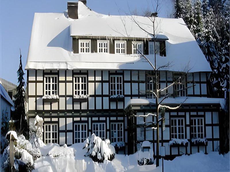 DA6C727BBC2D279879643736EEFAE6B2