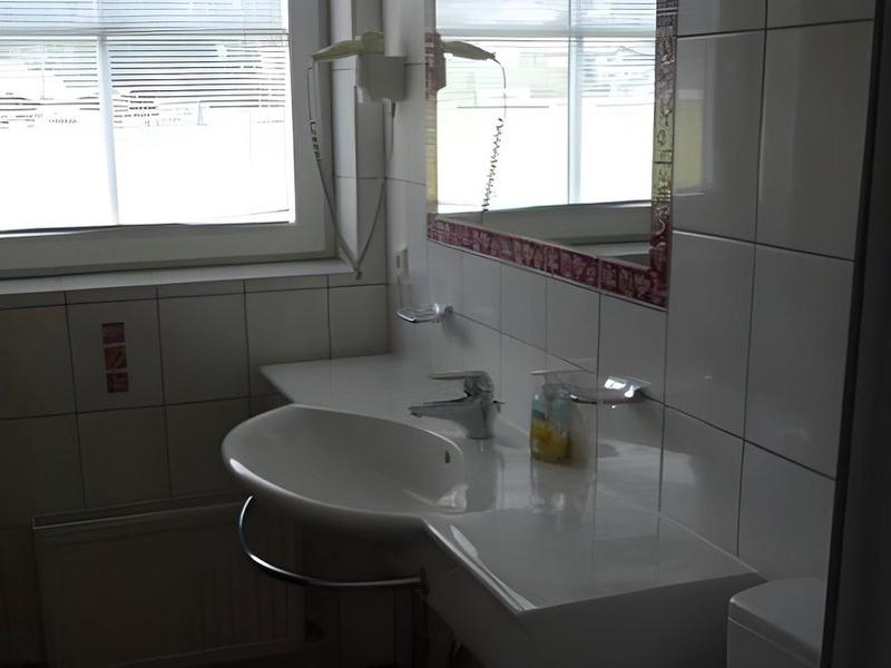 540C8A3FC04B8B2F3D2CE668AAB98208