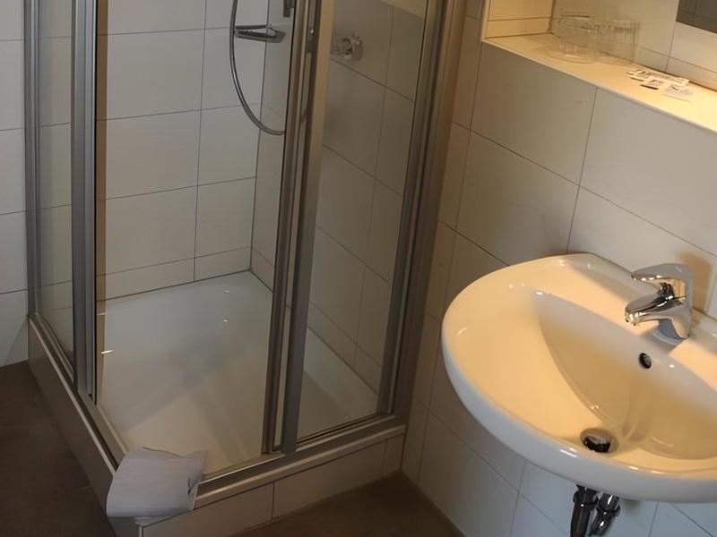 AA1D163AEEC4B4CBEB77BF4EF8A42083