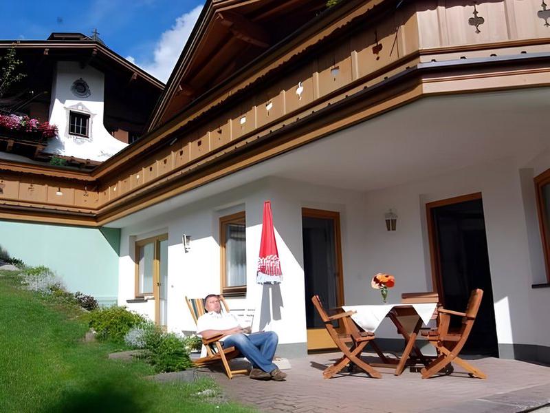 92F9886482DD3D456253A1F03572218E