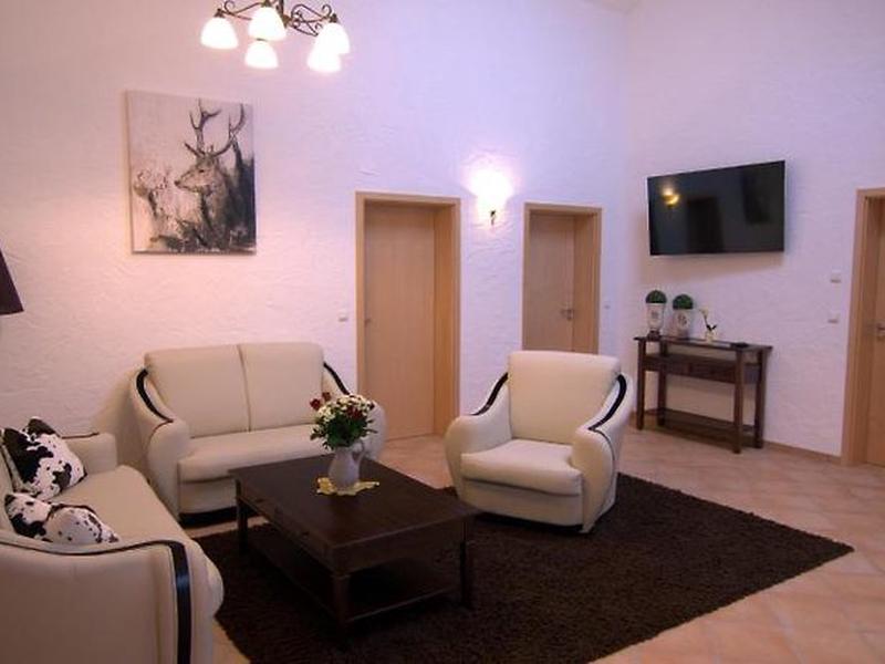 19BAA6DA29F48F3DD7BE0D005410D7D8