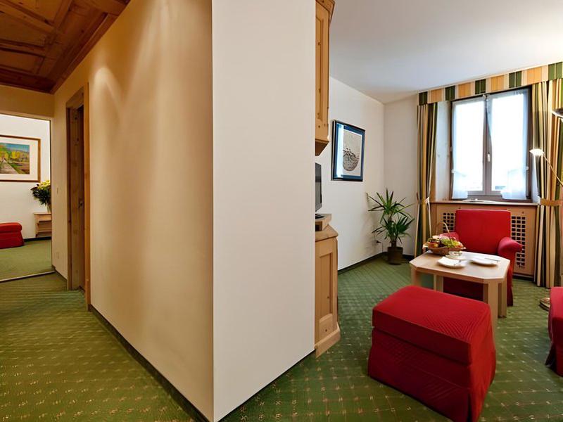 7B345324DACF2D4830C8ECD3184F24EC