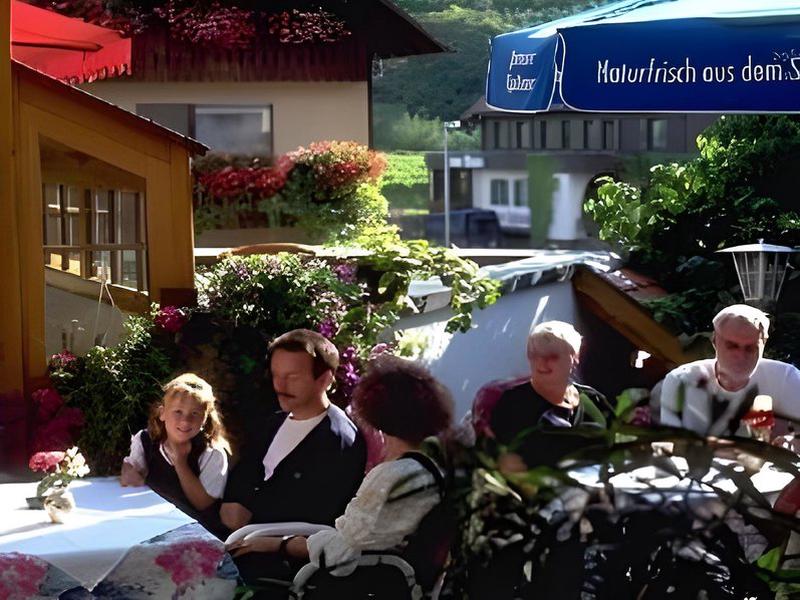 54DE9313272B55FA4F50BAAA48CDC92D