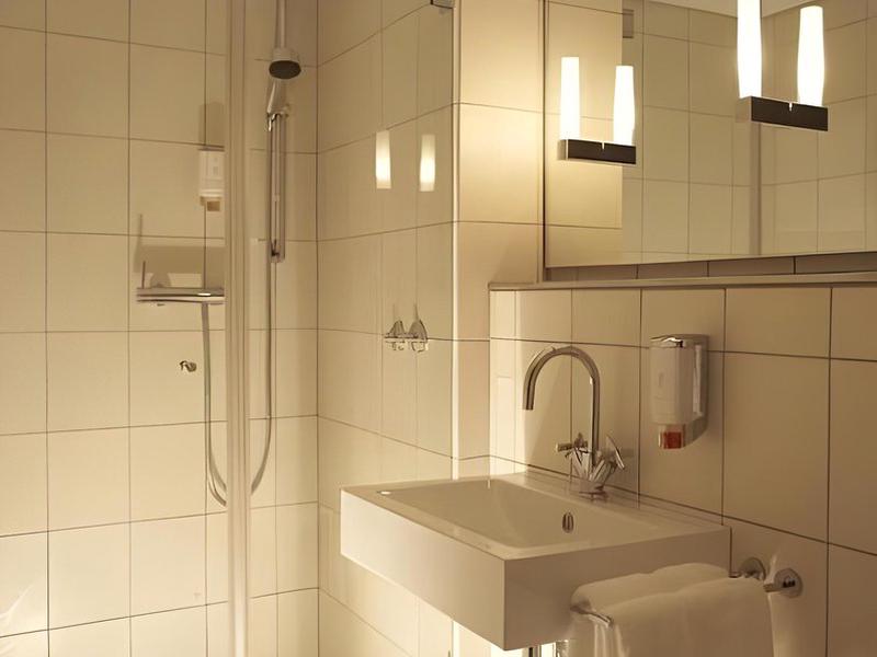 64283268D8CB7422C1D1C20F461F0D0A