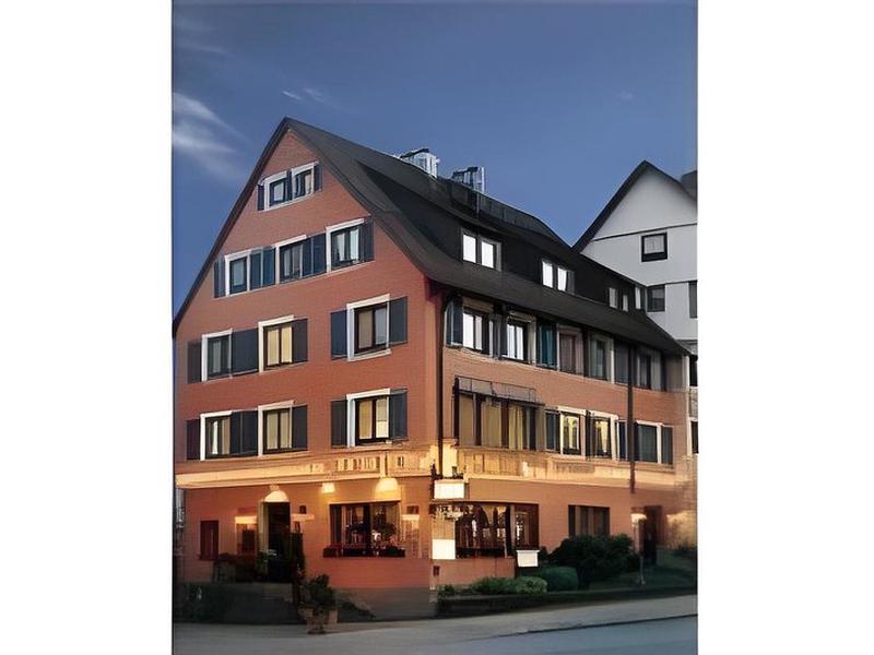 B8CD20B2CB41F767BAACEBCF5C4EBFE5