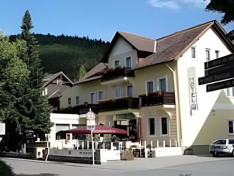 D33D49D8B8CF6D7D8BEC8B2BD4CCD3E7