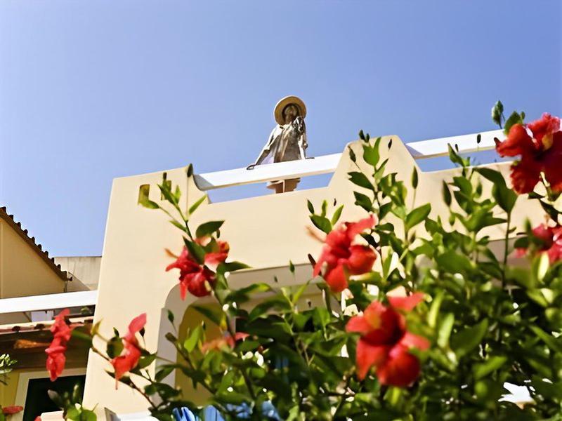 1AD7F80EBCA11AD37BB9F9A6D0B3798B