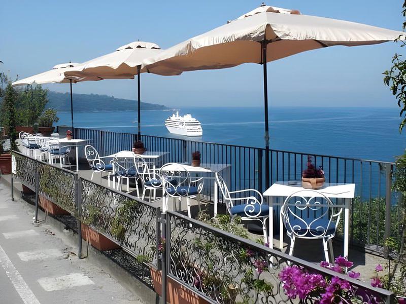 73598FF5A2C56503FFCF50E8FB12473E