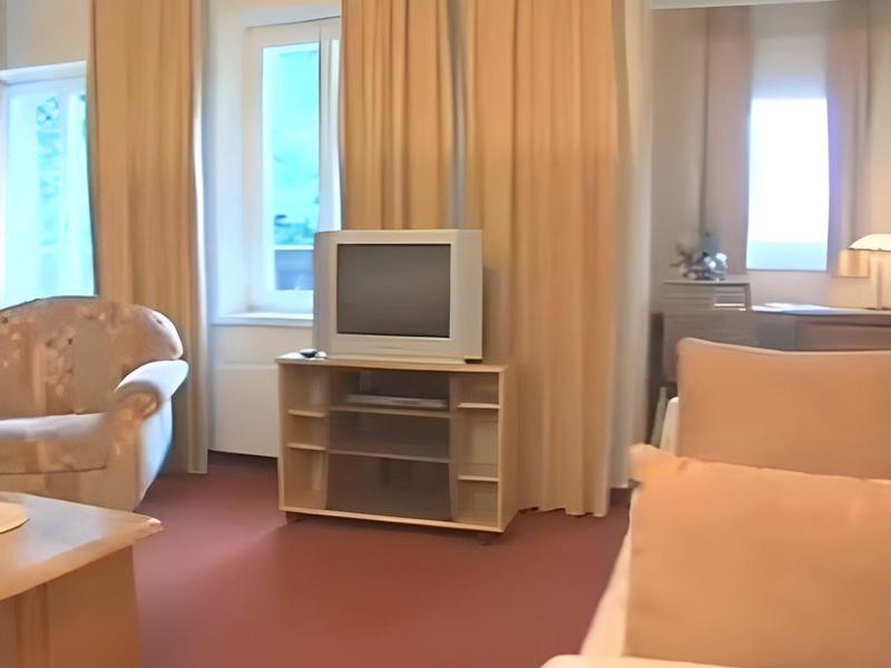 E09501E700593EFDF54593F423C32223