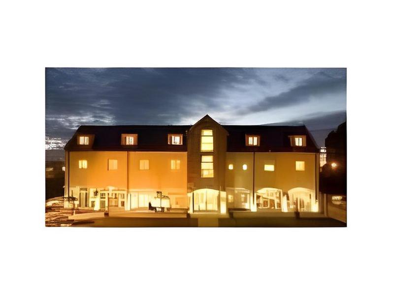 A49A0998E430DAF9E1FE063BA685AC9B