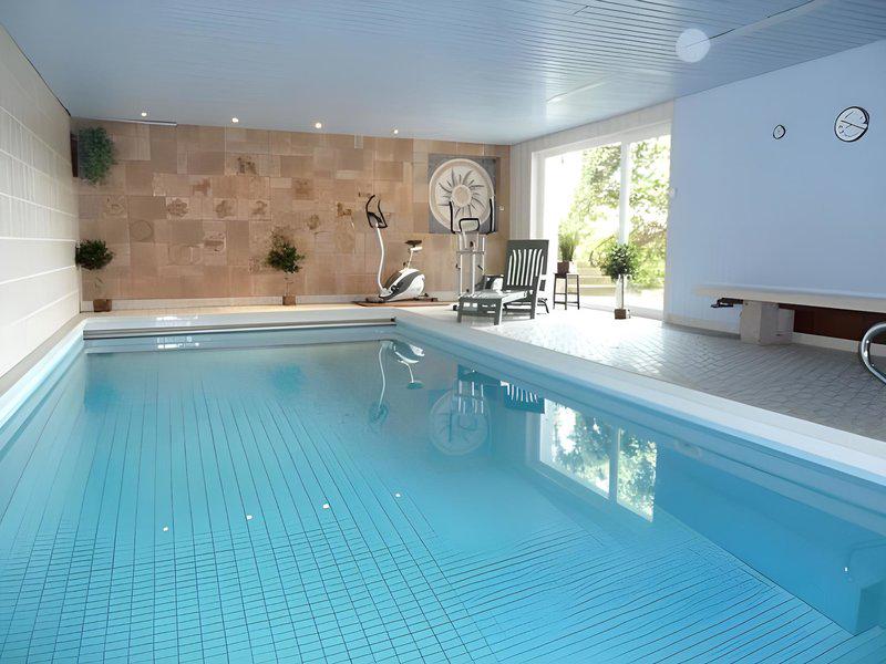 3FD2FF86AC1035A7BC11D5F1F9683BCB