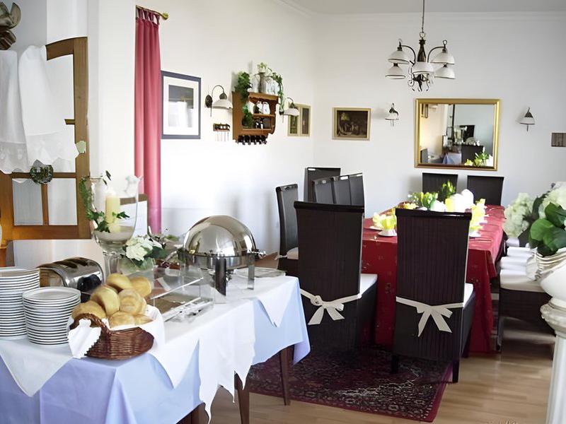 17E8B235644C8FC7B266C744A81CD76C