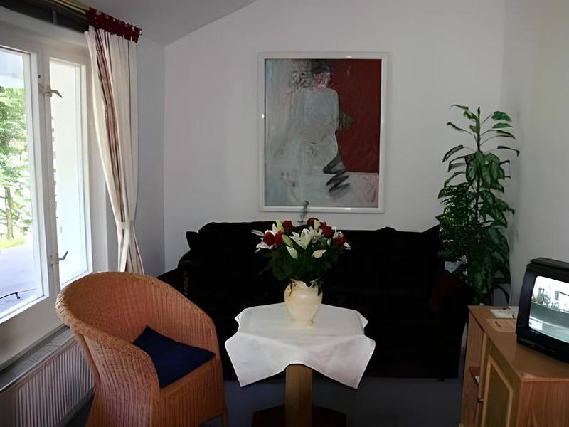 8F6C440529D288B4254D266C64503527