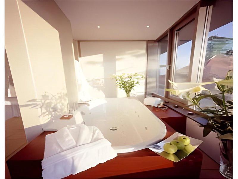 D463368A15E6BB25244EE1E24F4115FA