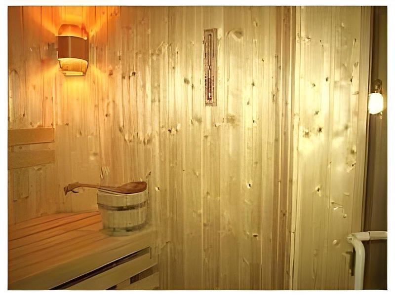 15247A413239284EA584F3D3829138CB