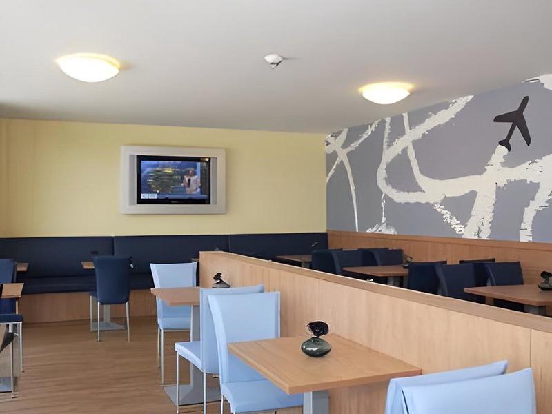 DC68543F1241176ED05A0EE989D1940A