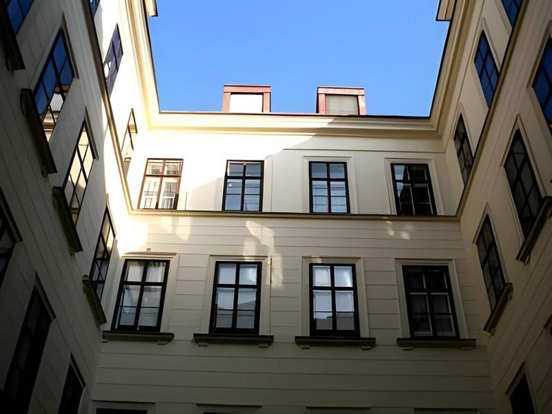 F570AB1638395BC1077F03E64016C9E9