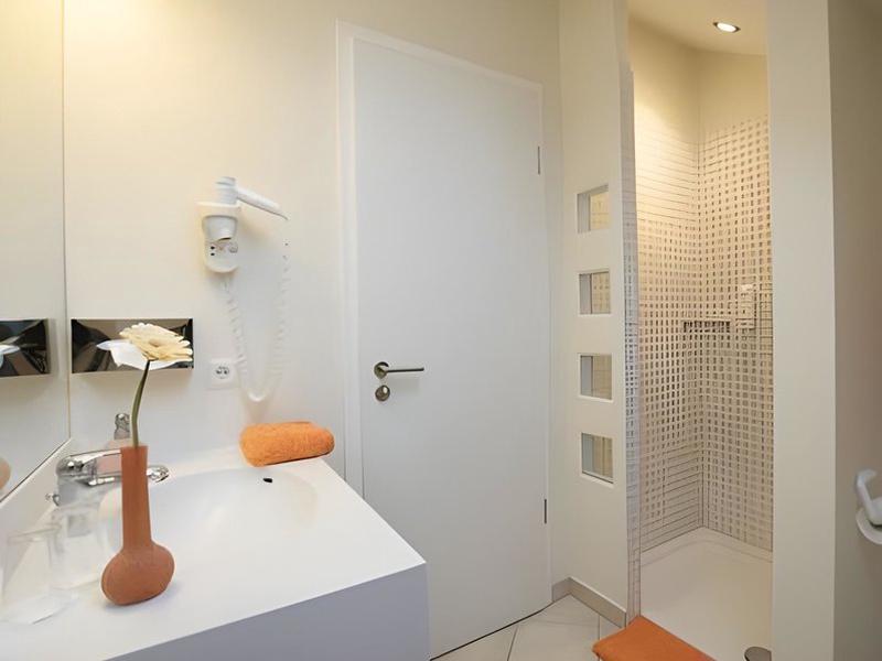 6D18AFE9DF34D6B8D00A07BF7126170F