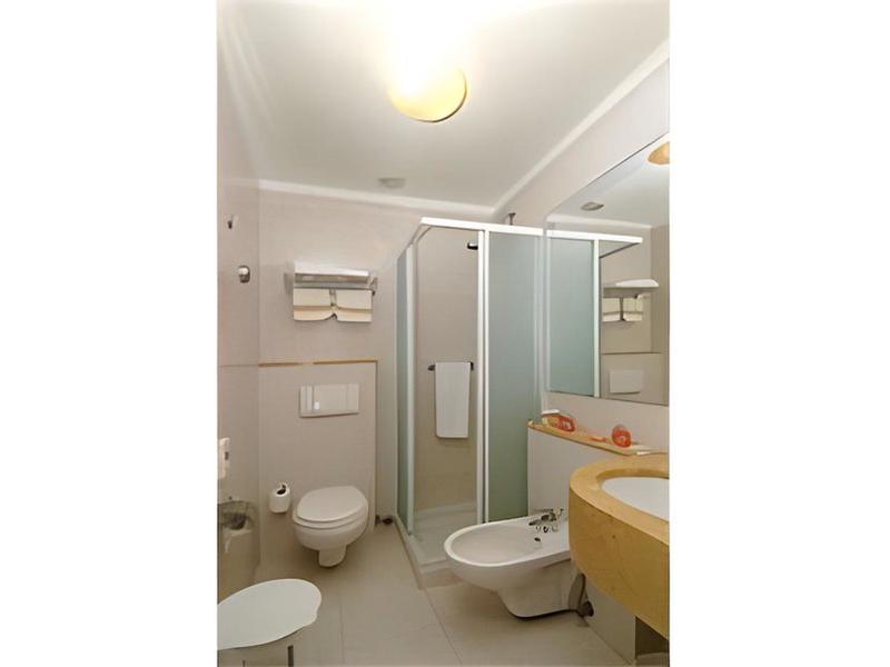 4F64425B8789568C1B3893C8186168F7